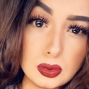 Meet your Posher, Desiree